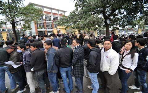Nghiến răng chịu rét mua vé Mỹ Đình