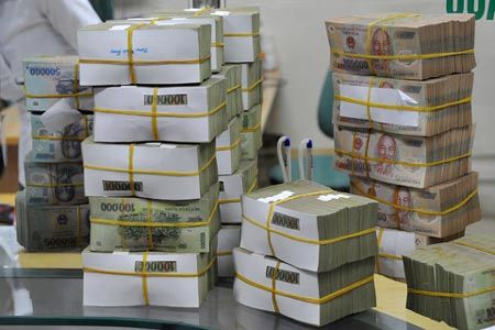 Vì sao ngân hàng “nháo nhào” vơ vốn?