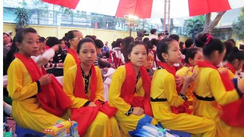 Nuôi dưỡng tâm hồn HS bằng CLB dân ca trong trường học