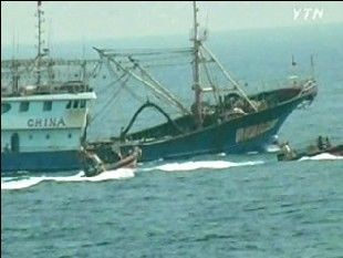 Tàu cá Trung Quốc đụng tàu tuần tra Hàn Quốc