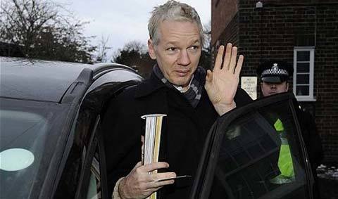 Joe Biden gọi chủ WikiLeaks là 