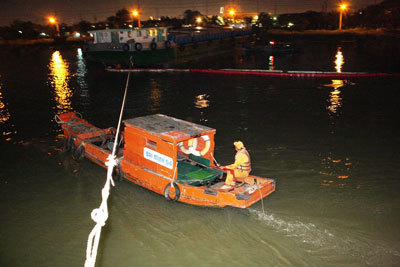 Trục vớt xong tàu gạo bị đâm chìm