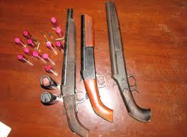 Hà Nội: Chở cả ô tô 