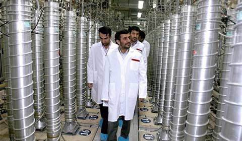 Iran chiêu mộ khoa học gia hạt nhân nước ngoài