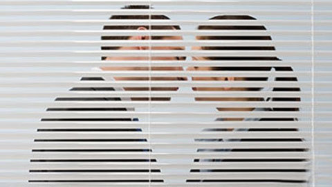 Vợ tôi ngoại tình cùng lúc với 2 người đàn ông