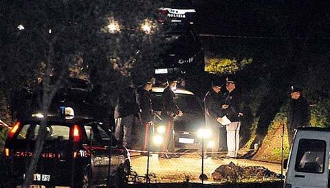 Năm bố con bị bắn chết cùng lúc