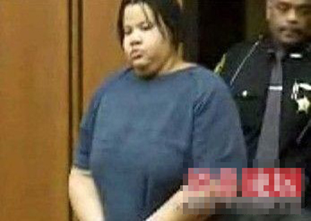 Dùng thân hình phì nộm đè chết bạn trai