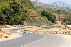 Taxi mất lái đâm chết CSGT