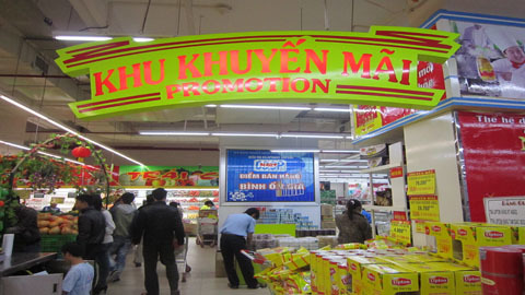 Đổ xô đi mua sắm đầu năm