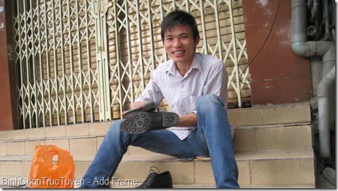 Cậu bé đánh giầy 10 năm đỗ  đại học báo chí