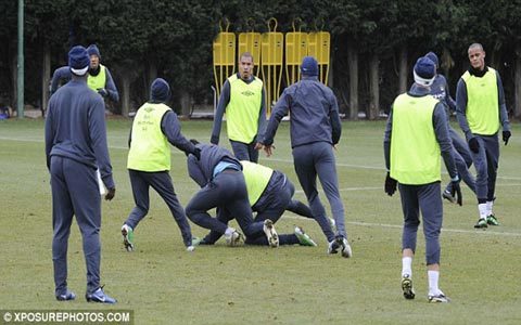 Sự thật vụ cầu thủ Man City “choảng” nhau