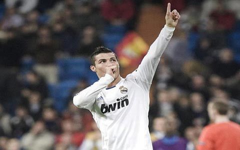 C.Ronaldo ghi 60 bàn sau 61 trận