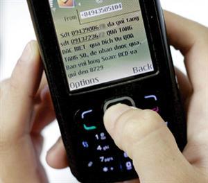 “Khủng bố” bằng tin nhắn rác