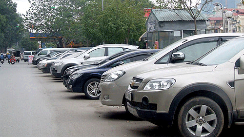 Chi tiền tỷ mua chỗ đỗ ôtô