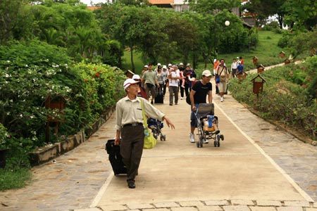 Náo động tour du lịch dịp tết