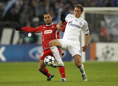 Vòng bảng Champions League 2010-2011: Trận Schalke - Hapoel bị dàn xếp?