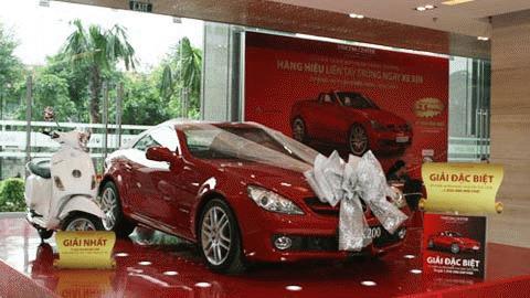 Mercedes-Benz mui trần tại Vincom Center đã có chủ