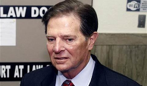 Thủ lĩnh Cộng hòa tại Hạ viện Mỹ đi tù vì rửa tiền