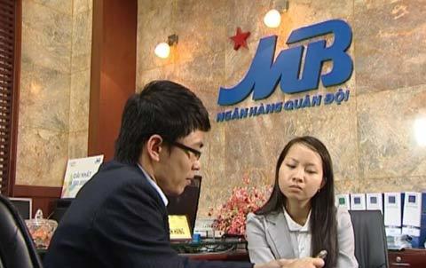 SMS Banking: Gia tăng tiện ích để “hút khách”