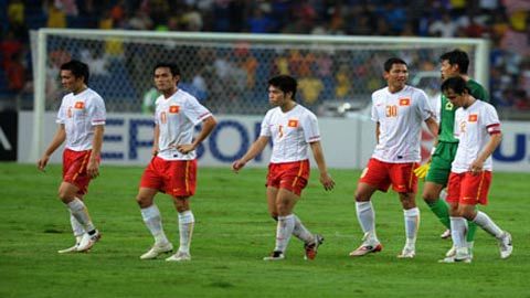 Các đội tuyển Việt Nam chờ VFF và Calisto