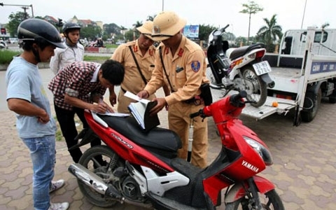 Tem phạt vi phạm giao thông, ngăn tiêu cực?