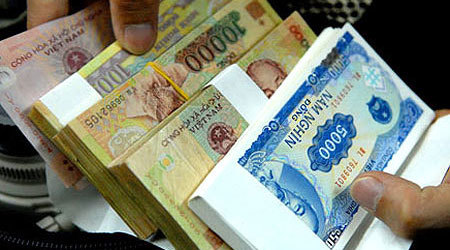 Mệt bở vía với đổi tiền lì xì