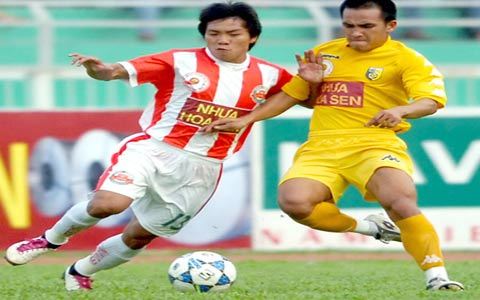 Đầu tư vào bóng đá: Cuộc đua không đích