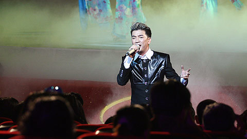 Đàm Vĩnh Hưng tiếp tục càn quét giải thưởng