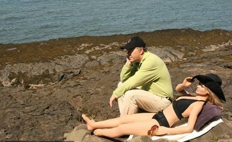 Du lịch vòng quanh thế giới cùng búp bê tình dục