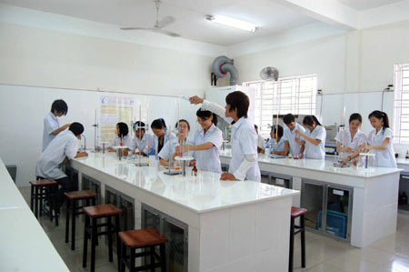 Trường chất lượng cao - không thể tự phong!