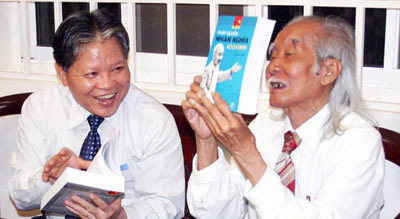 Bộ trưởng Giáo dục đầu tiên từ trần