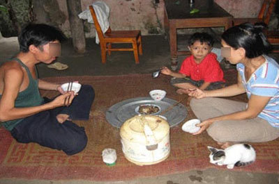 Mùng 2 Tết và lá đơn li hôn của mẹ