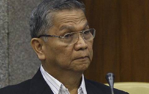 Cựu Bộ trưởng Quốc phòng Phillipines tự sát?