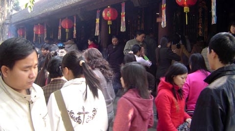 Đi lễ chùa bị trộm cuỗm sạch đồ