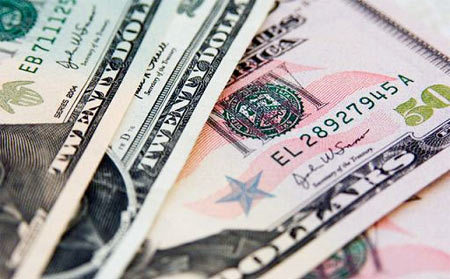 USD giá 'chợ đen': tiền vào túi ai?