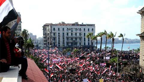 Thể chế chính trị phải hoàn thiện cùng kinh tế