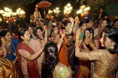 Ấn Độ và “mốt” cầu hôn như trong phim