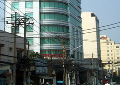 Tòa nhà Golden Tower và Chi nhánh Techcombank hoạt động trở lại