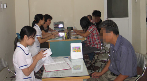 Đại gia đi xét nghiệm ADN để... loại con