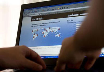 Lo căng thẳng đừng vào Facebook