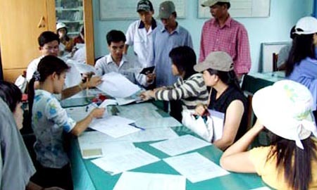 Ngẫm về cách hành xử của “quan phụ mẫu”