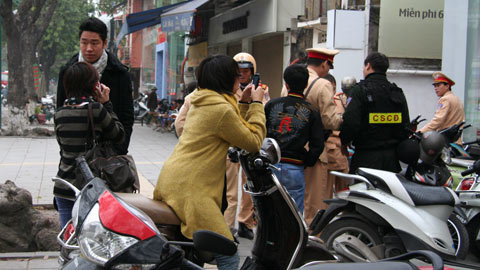 Ghi lại BKS xe vi phạm bỏ chạy để “phạt nguội”