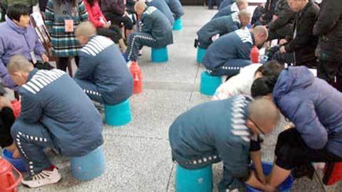 Lễ rửa chân chuộc lỗi ở Trung Quốc