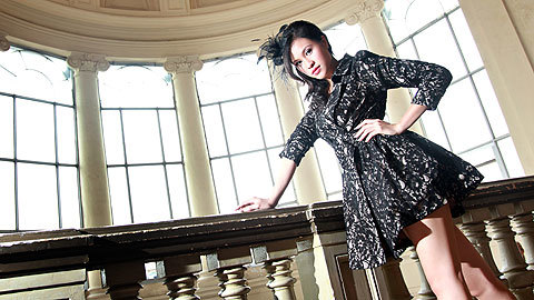 Siêu mẫu Phương Mai gợi cảm với đầm ngắn