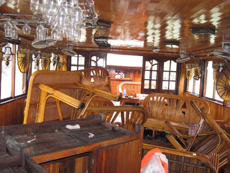 Đột nhập con tàu 