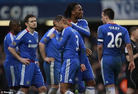 Abramovich ra tay giáo huấn cầu thủ Chelsea