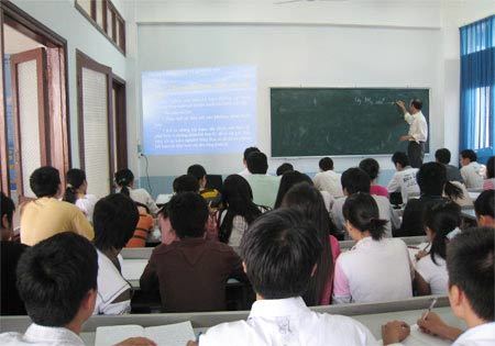 Giảng viên mất 100 năm mới mua được ô tô