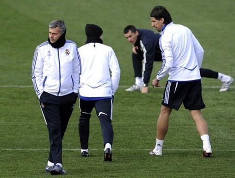 Lyon - Real: Vượt qua nỗi ám ảnh