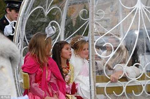 Tiệc sinh nhật 32.000 USD của bé 6 tuổi