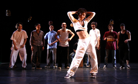 Va đập và ẩn ý trong vở múa Hip hop 